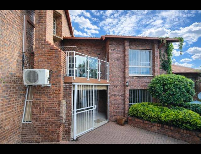 3 BEDROOM HOUSE FOR SALE IN WATERKLOOF HEIGHTS